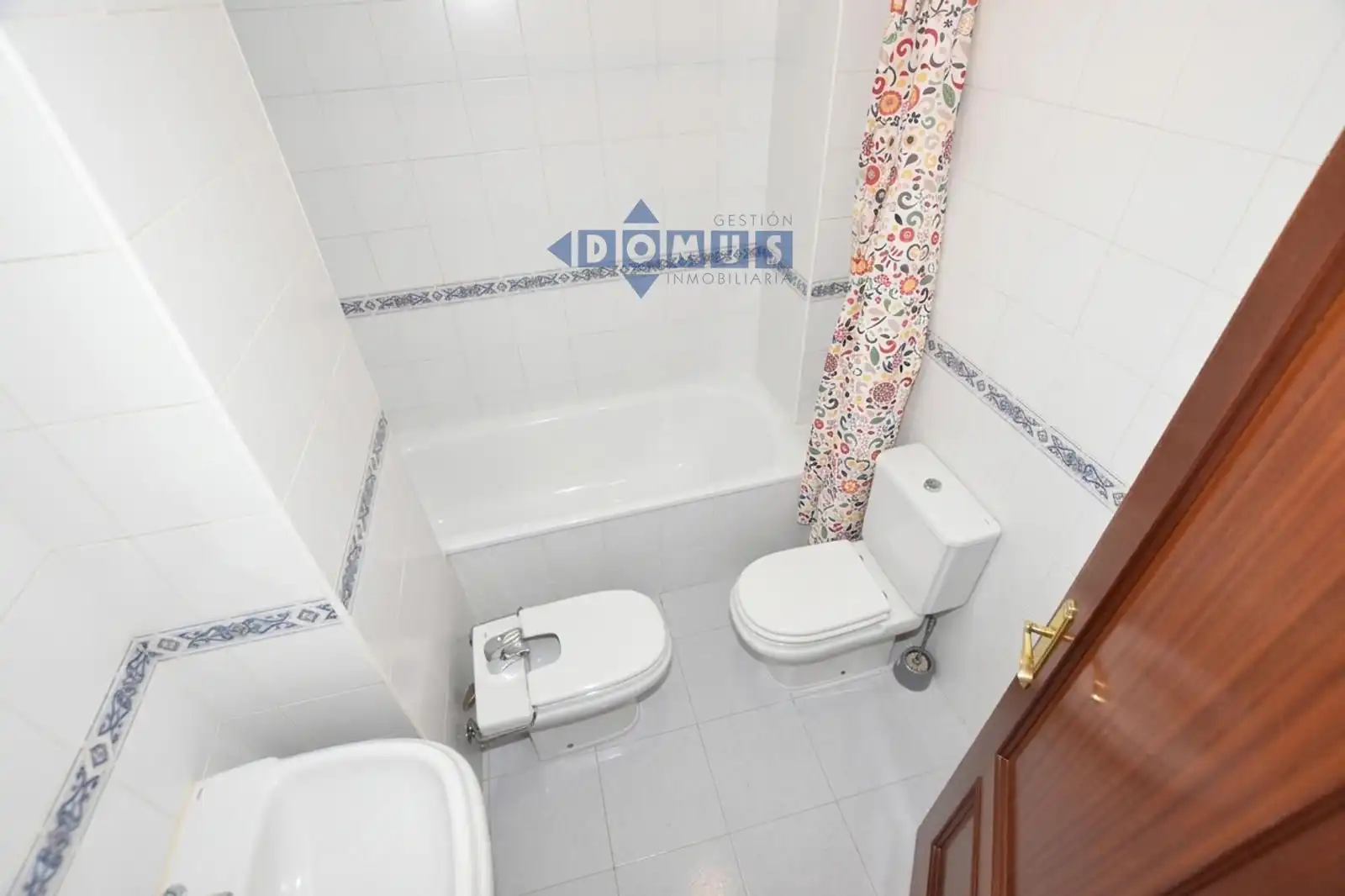 Bathroom of Flat for sale in Ronda  with Air Conditioner and Terrace