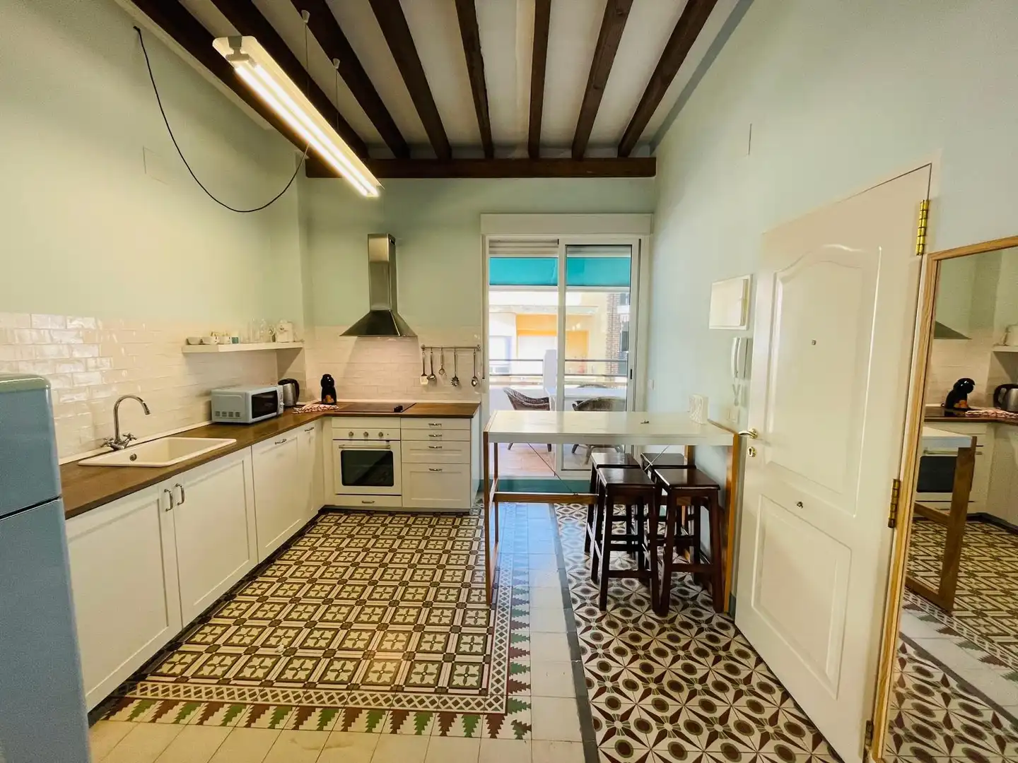 Cocina de Apartamento de alquiler en Alicante / Alacant con Aire acondicionado, Calefacción y Amueblado