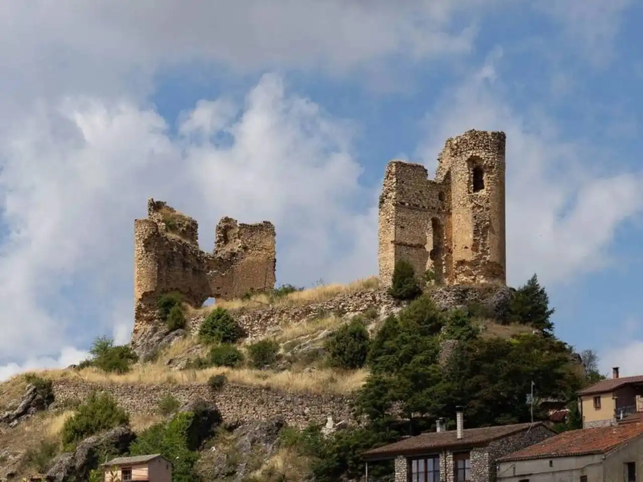 Außenansicht von Gebäude zum Verkauf in Sigüenza