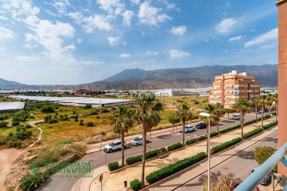 Vista exterior de Piso en venta en El Ejido con Aire acondicionado