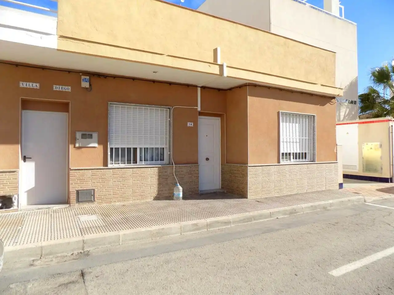 Vista exterior de Casa o xalet en venda en San Pedro del Pinatar amb Terrassa