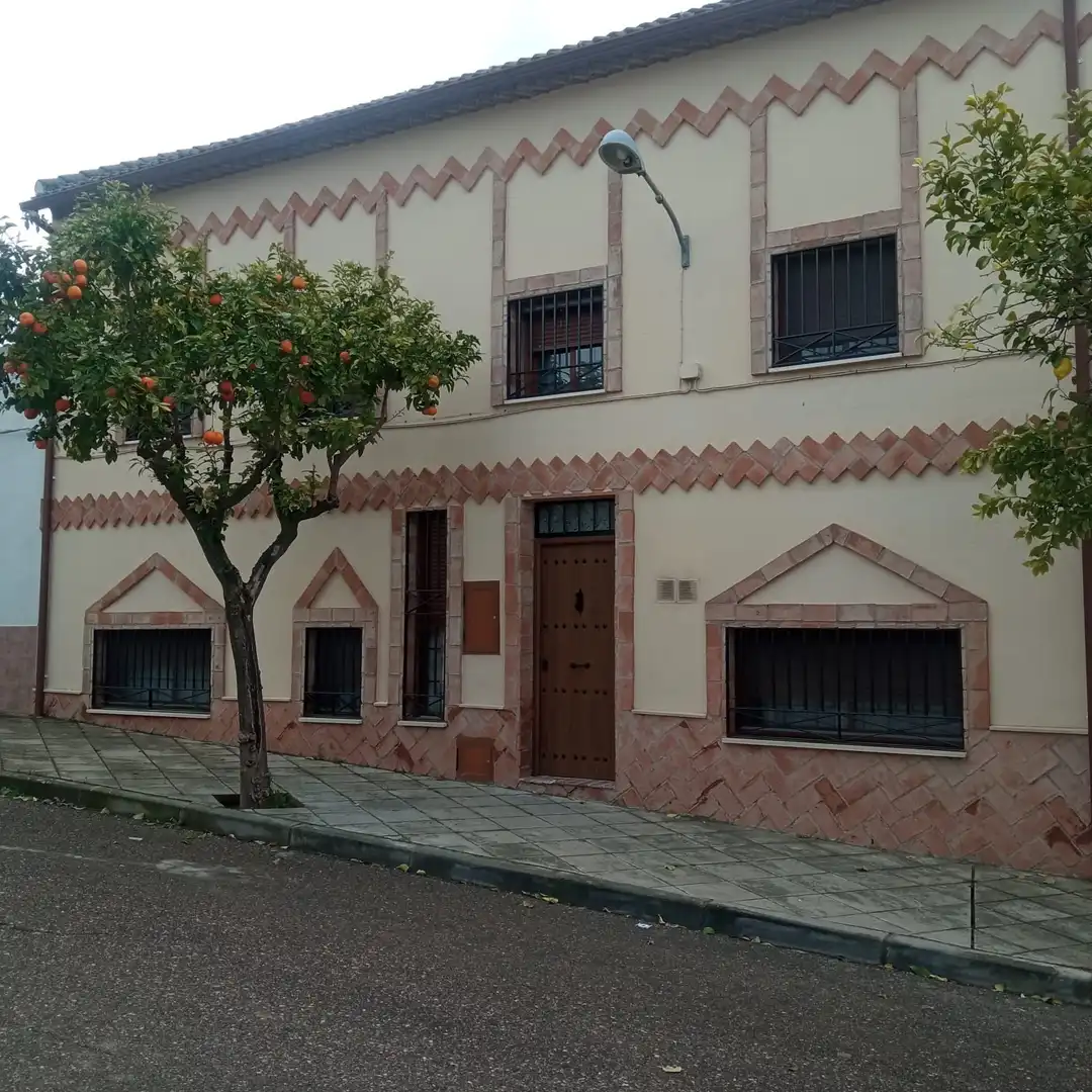 Vista exterior de Casa o xalet en venda en  Córdoba Capital amb Aire condicionat, Terrassa i Balcó