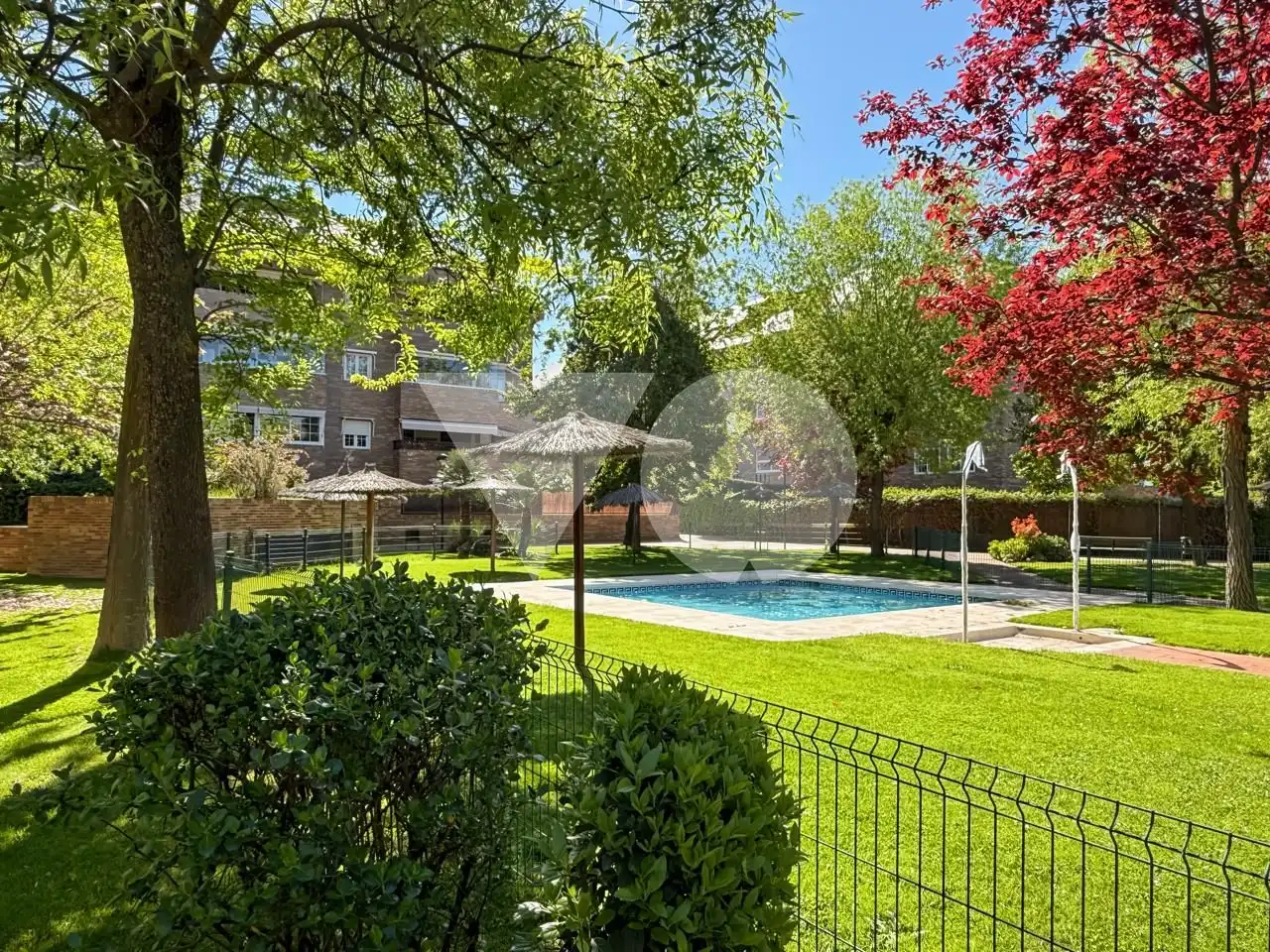 Schwimmbecken von Erdgeschoss zur Miete in Majadahonda mit Heizung, Privatgarten und Terrasse