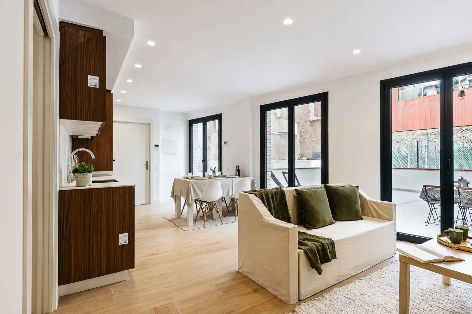 Sala d'estar de Dúplex en venda en Barcelona amb Aire condicionat, Calefacció i Jardí privat