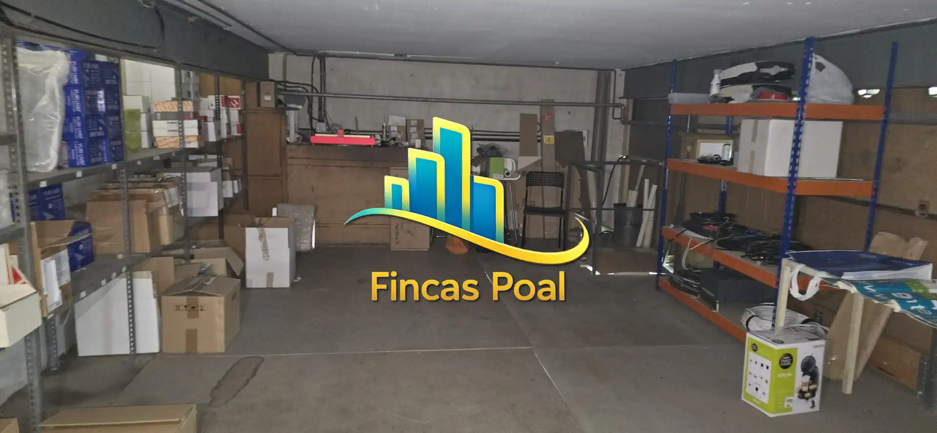 Piscina de Nave industrial en venta en Rubí