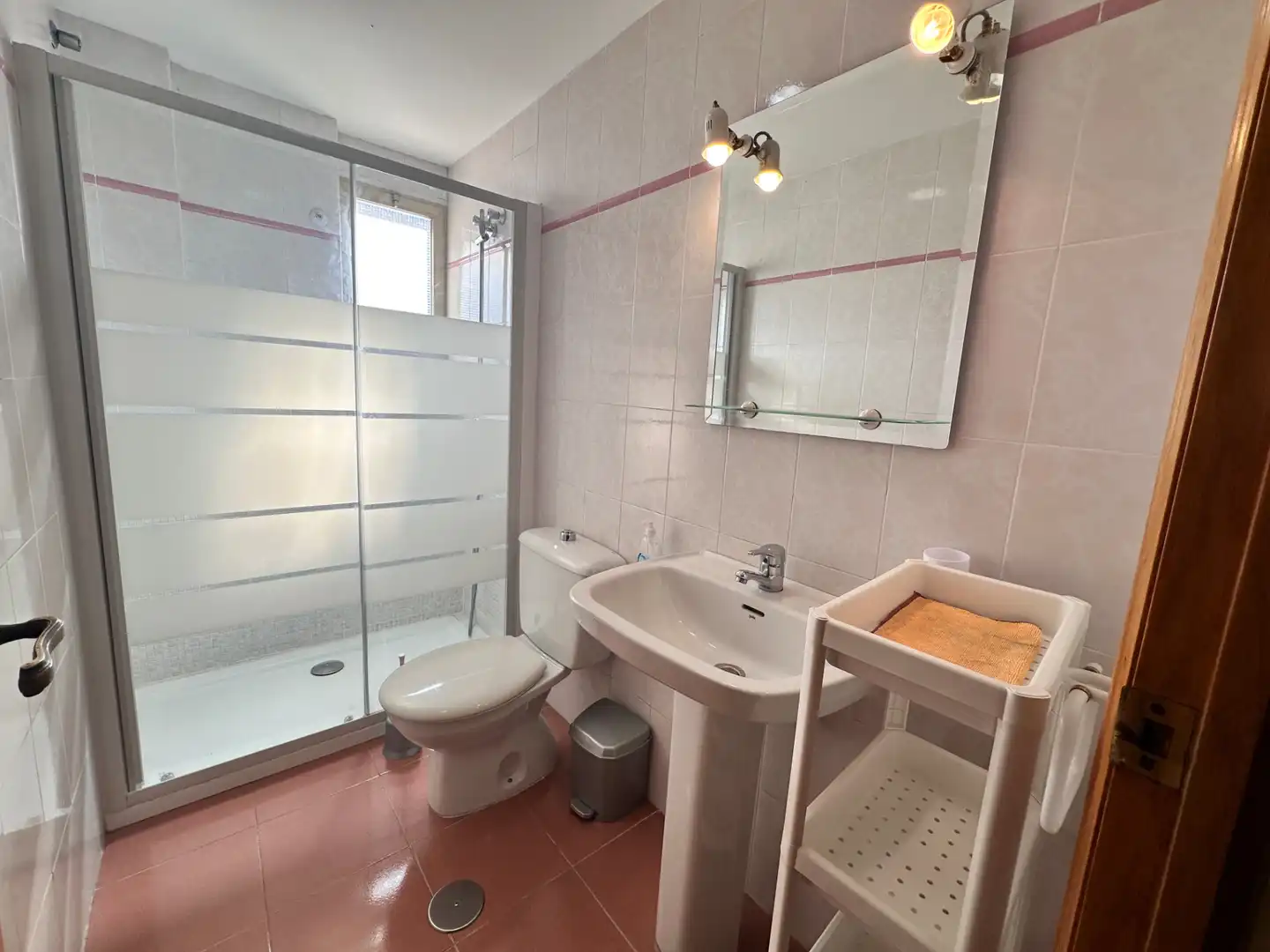 Bathroom of Flat for share in Centro