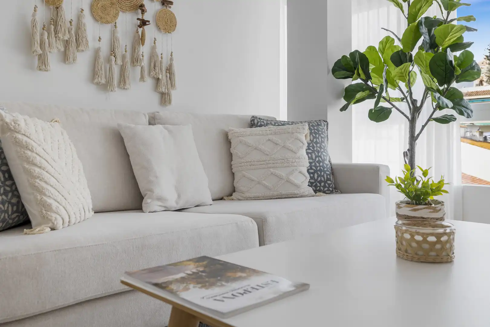 Sala d'estar de Apartament en venda en Estepona amb Aire condicionat