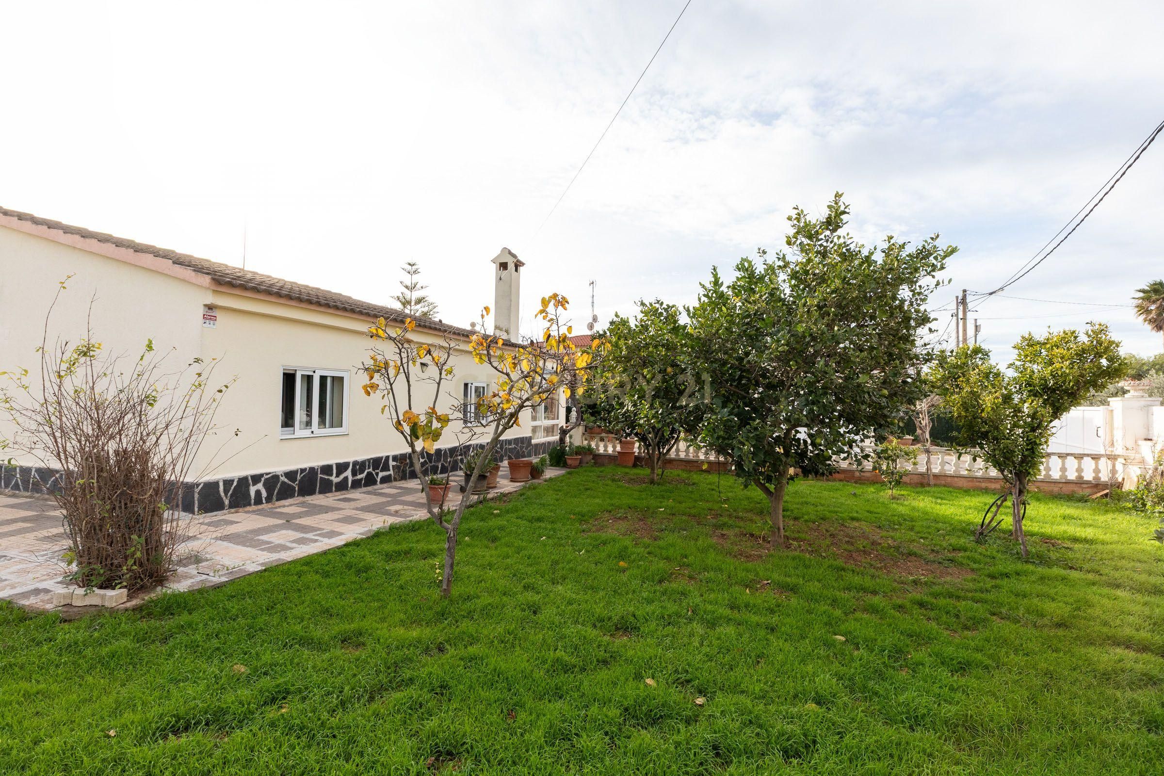 Vista exterior de Casa o chalet en venta en El Montmell con Trastero y Balcón