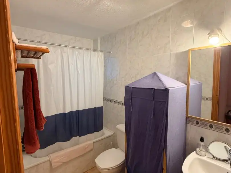 Bany de Pis en venda en Torrevieja amb Aire condicionat i Terrassa