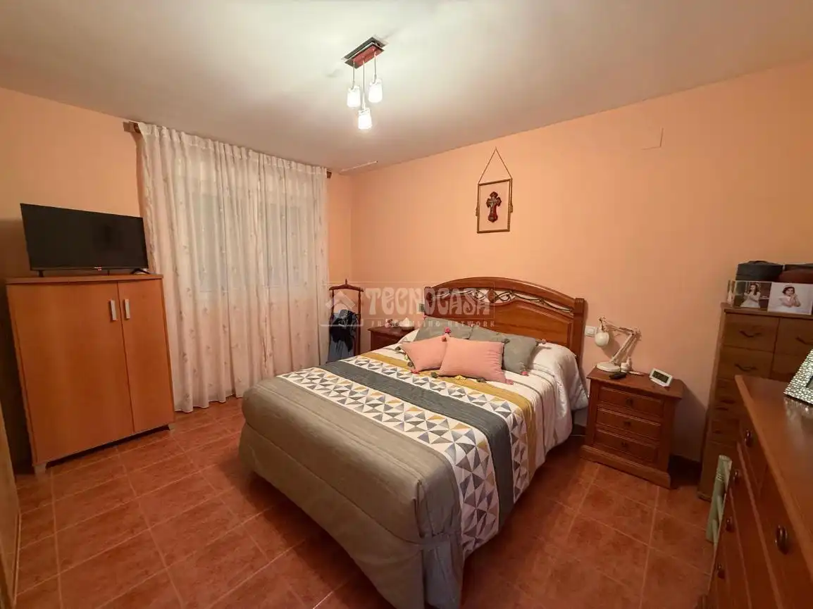 Habitación de Casa adosada en venta en Lominchar con Aire acondicionado, Calefacción y Jardín privado