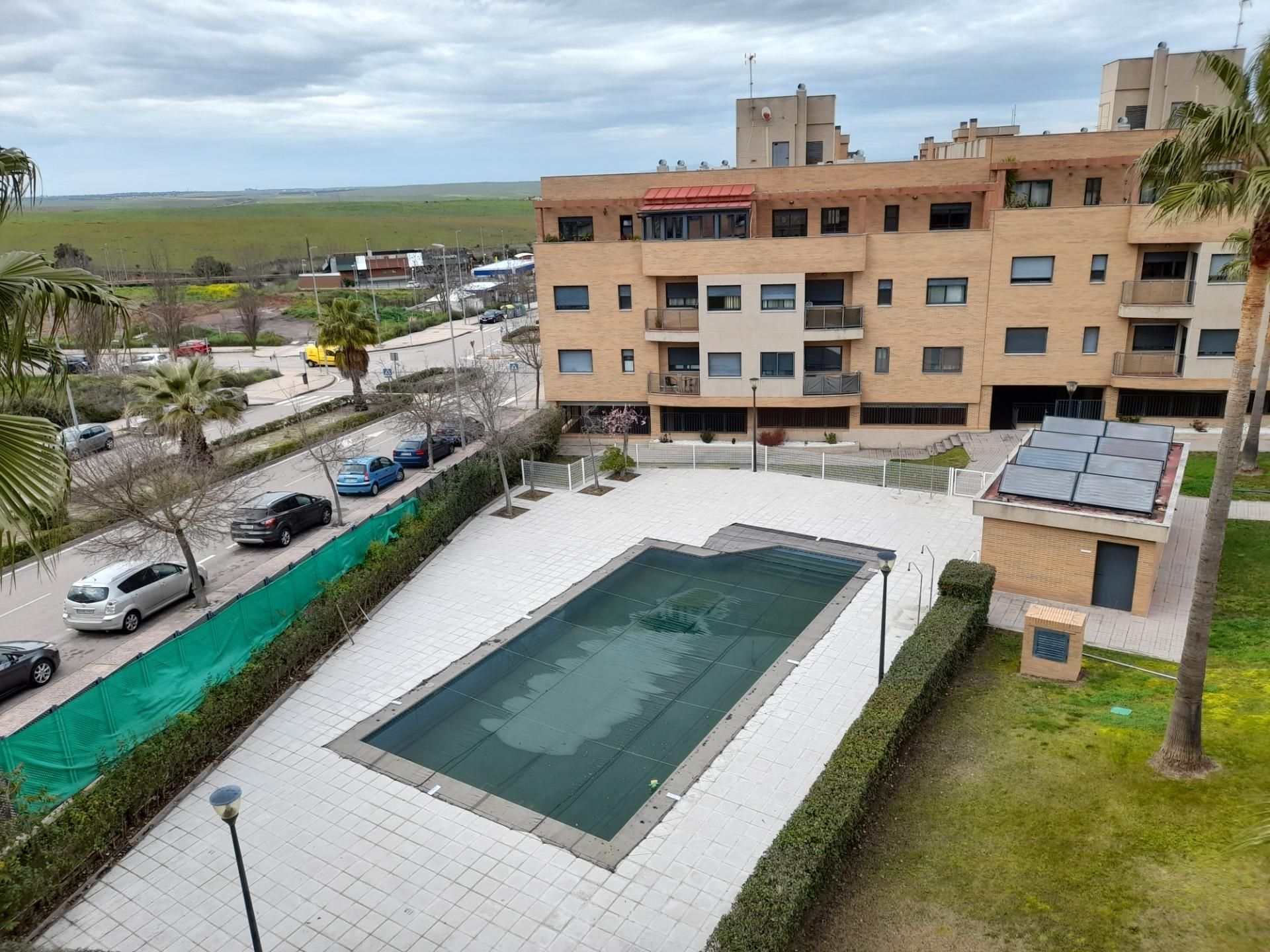 Piscina de Pis en venda en Cáceres Capital amb Aire condicionat, Calefacció i Terrassa