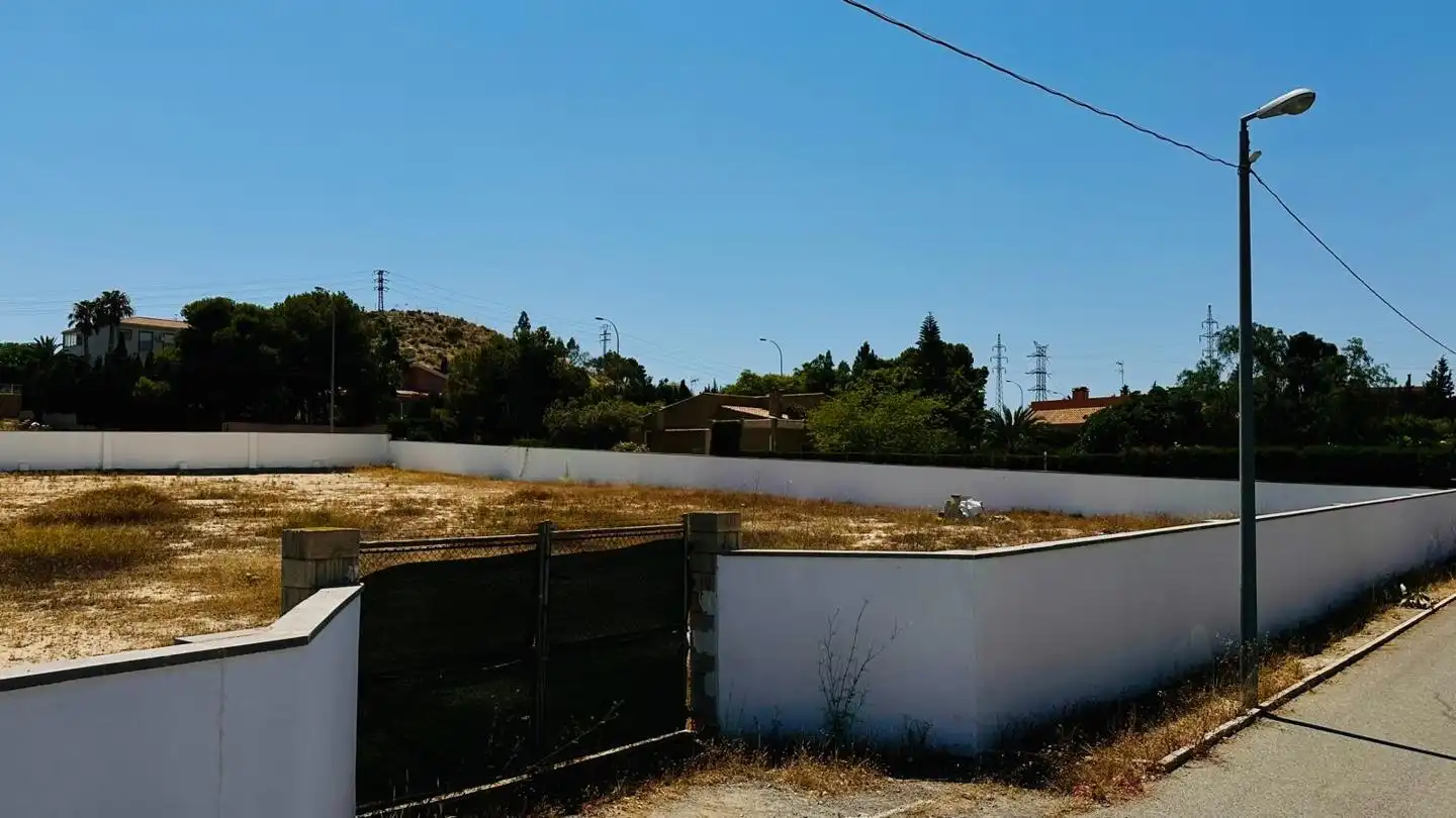 Terrenos y solares en venta en Azahar