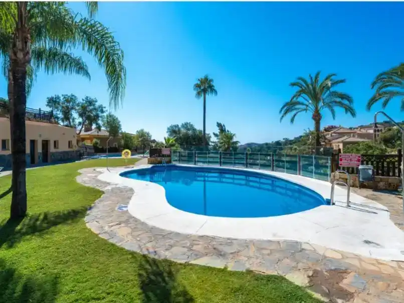 Piscina de Apartament en venda en Ojén amb Aire condicionat, Piscina i Balcó