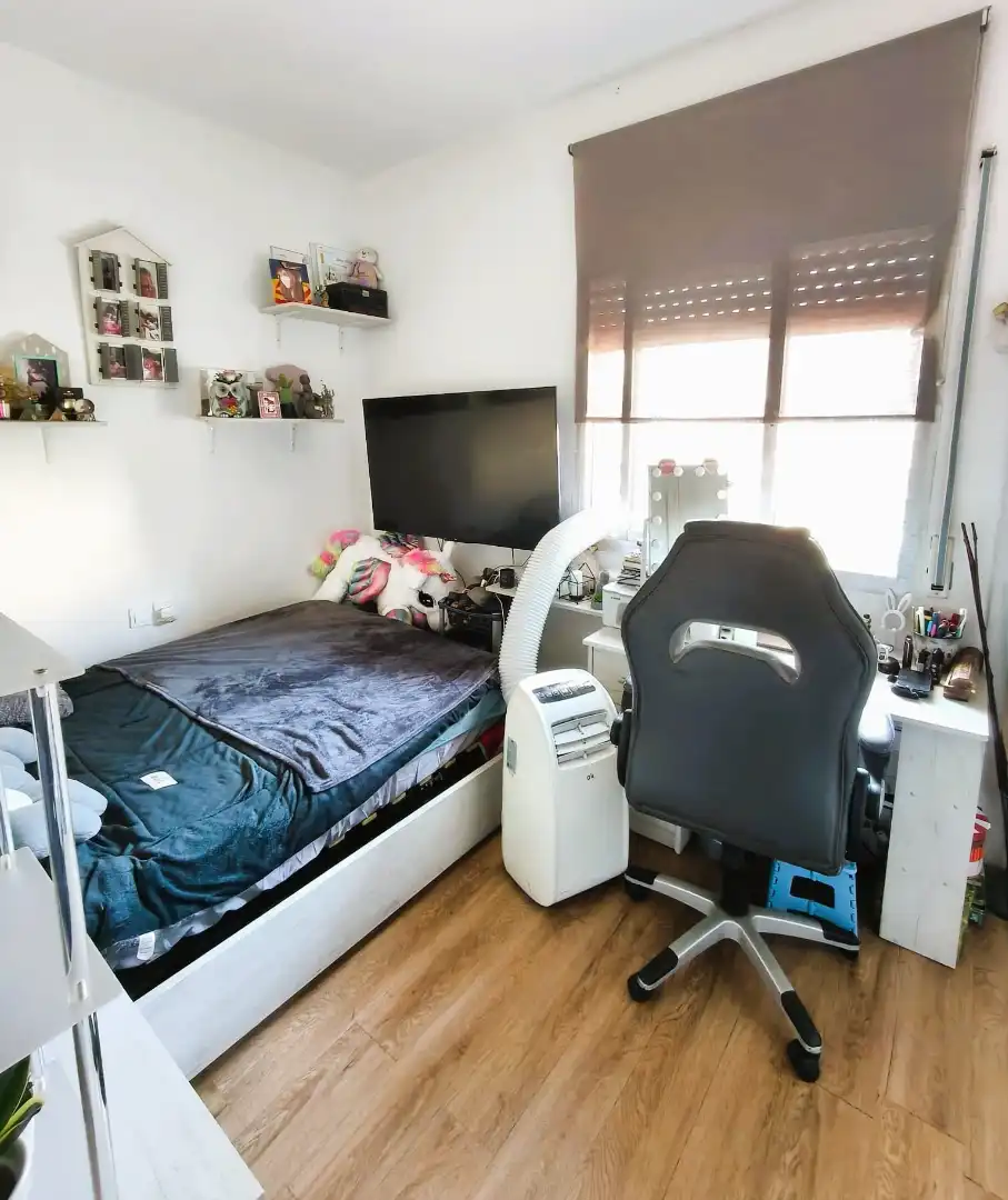 Habitación de Piso en venta en Barcelona con Parquet y Balcón