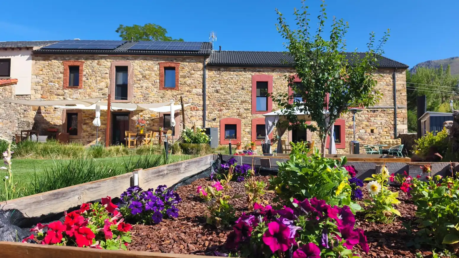 Vista exterior de Casa o chalet en venta en Villamanín con Aire acondicionado, Calefacción y Jardín privado