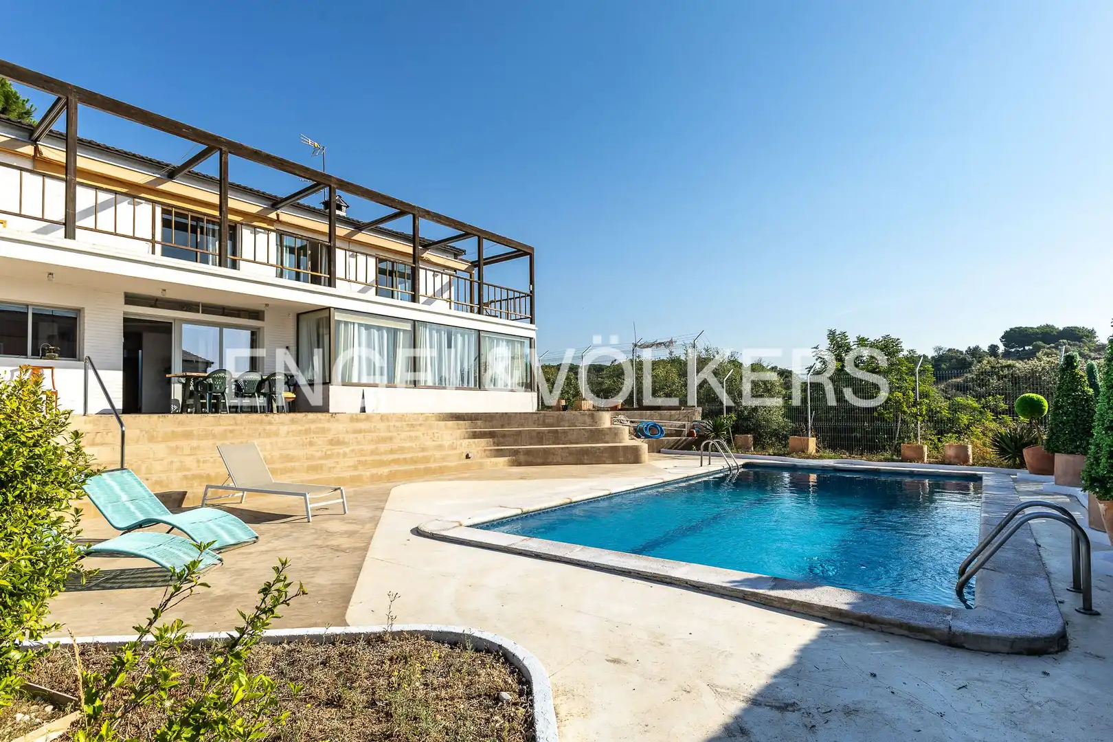 Swimming pool of Houses for rent in Caldes d'Estrac  with Air Conditioner, Heating and Private garden