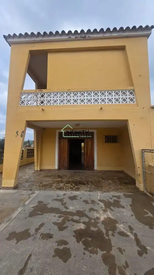 Exterior view of Houses for sale in Tavernes de la Valldigna  with Balcony