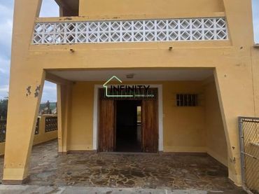 Casa con balcón en venta en Tavernes de la Valldigna