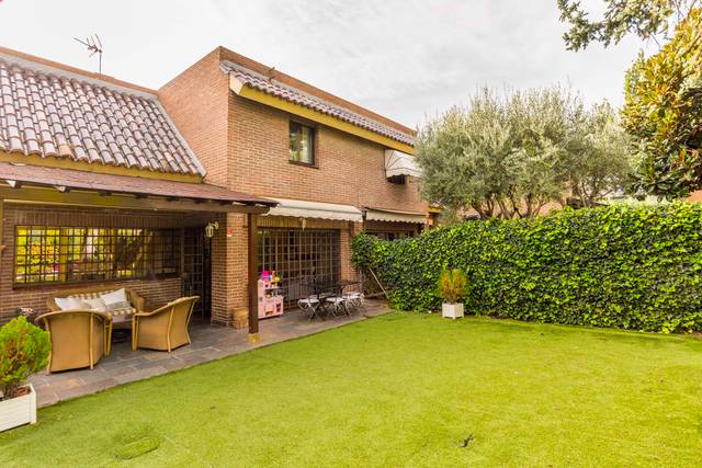 Casa adosada en Venta en El Soto de la Moraleja