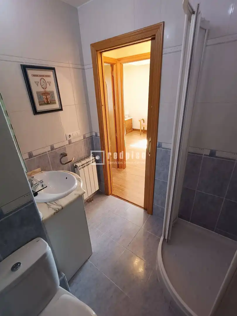 Baño de Piso de alquiler en Madrid con Calefacción, Jardín privado y Terraza