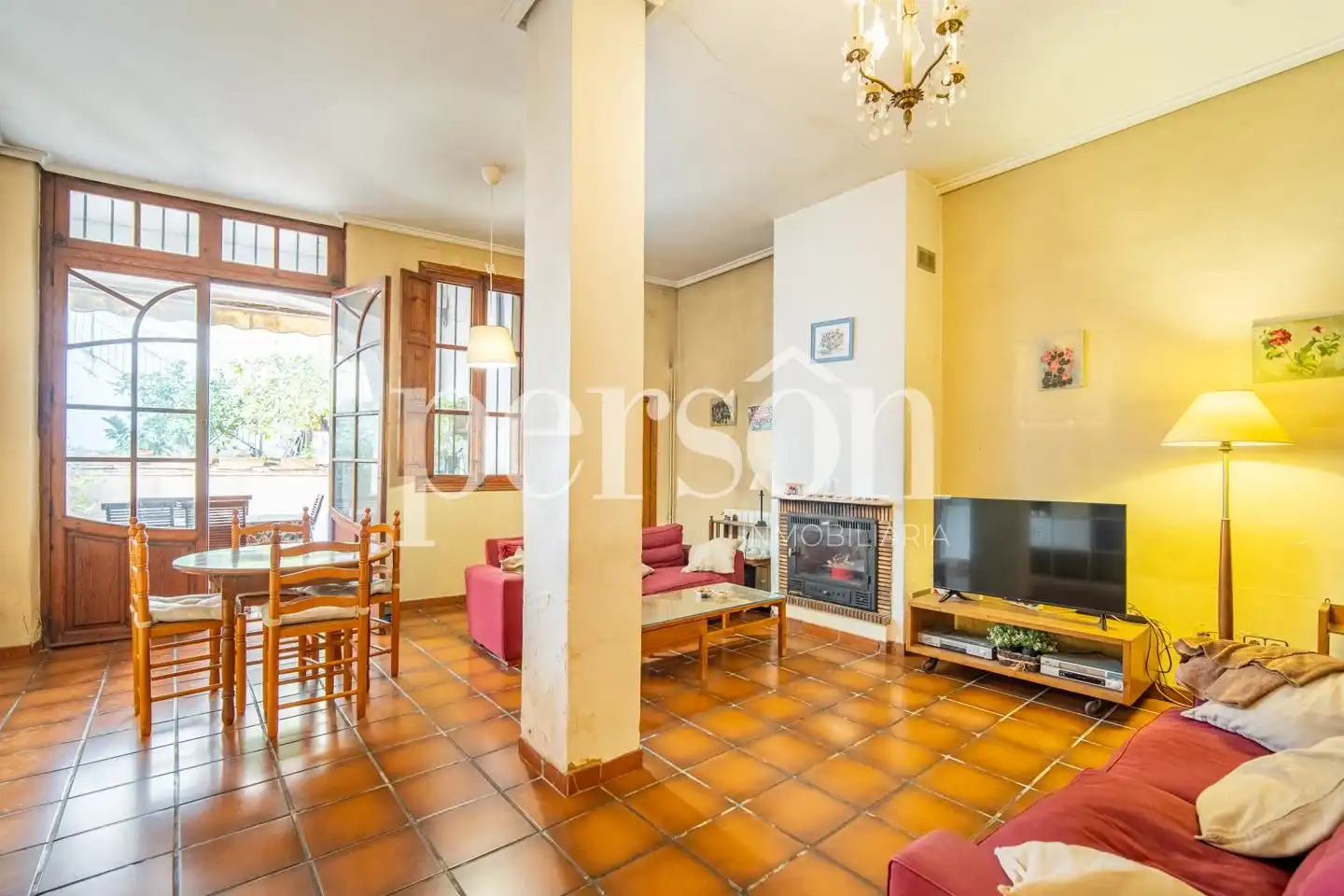 Sala d'estar de Casa o xalet en venda en Rocafort amb Aire condicionat, Jardí privat i Terrassa