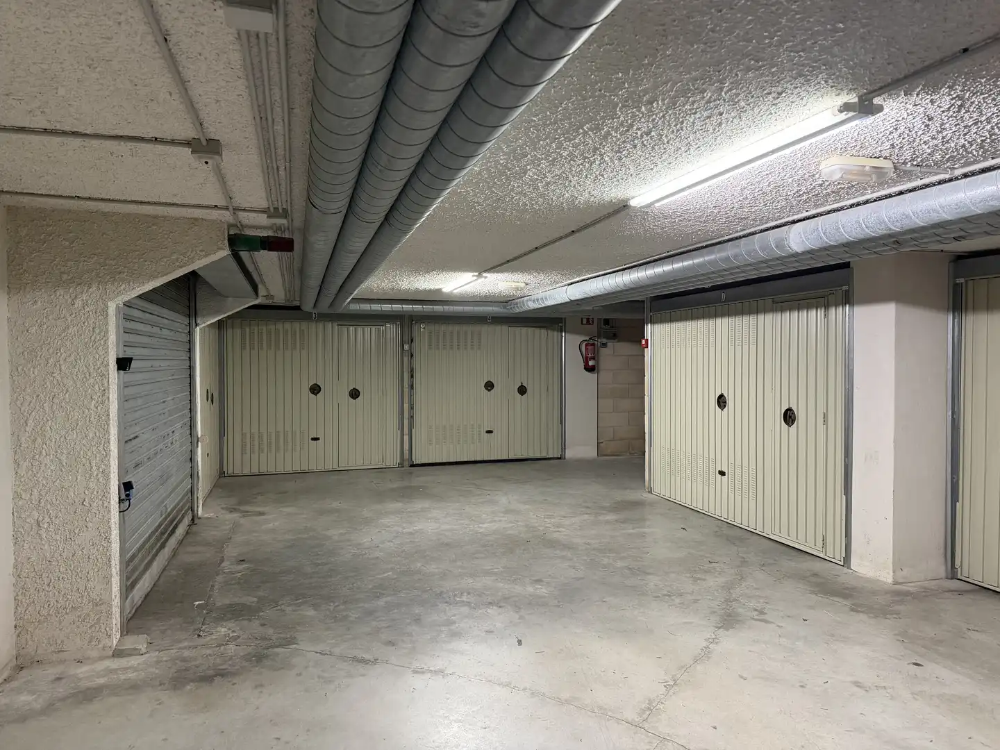 Parkplatz von Garage zum Verkauf in Segura