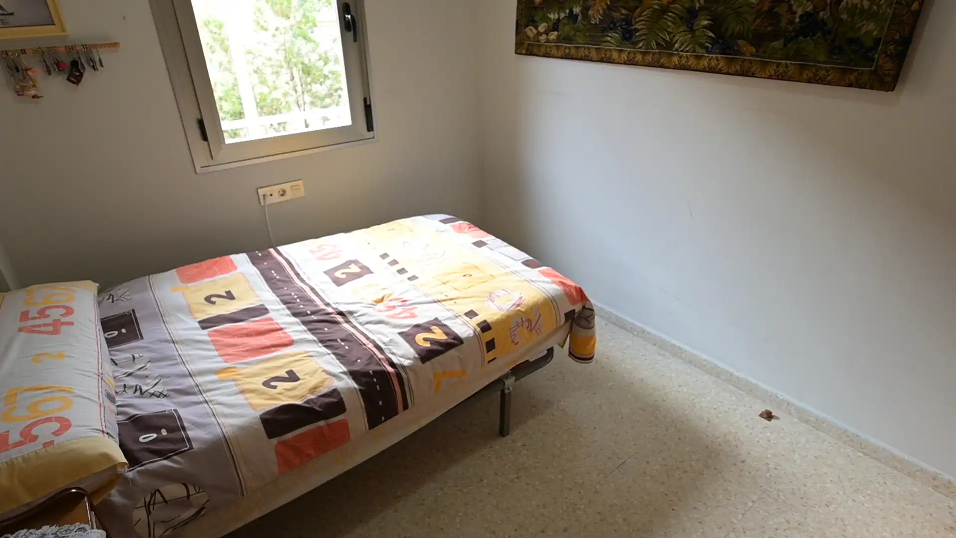 Dormitori de Pis en venda en Granada amb Aire condicionat, Moblat i Balcó