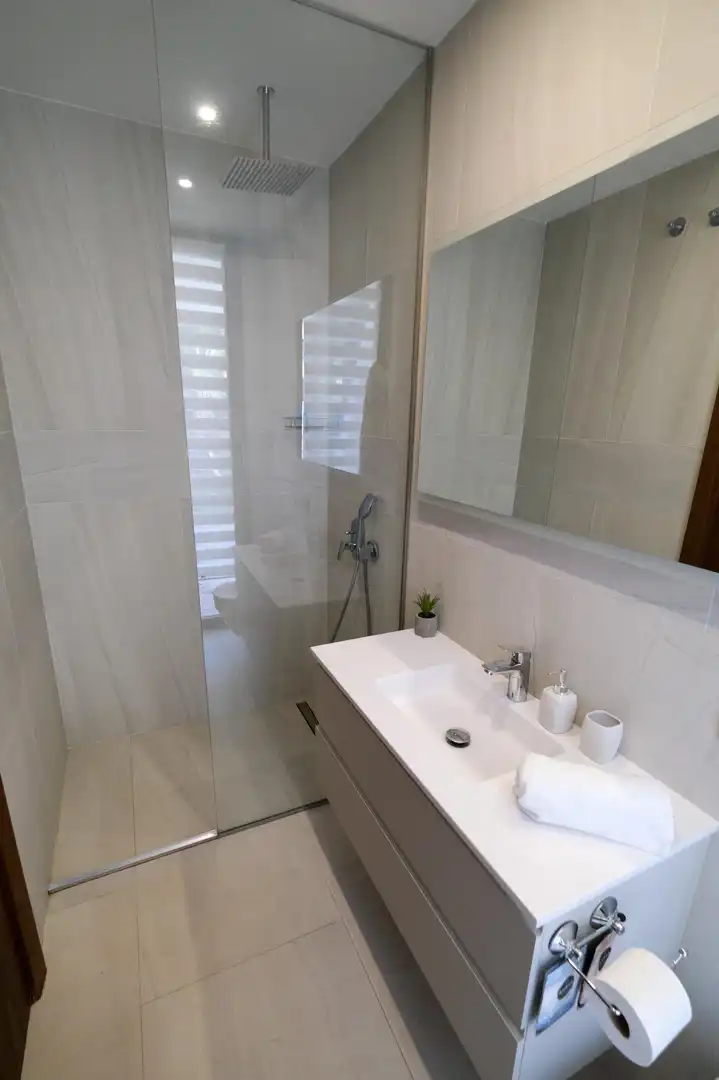 Baño de Casa o chalet de alquiler en Finestrat con Aire acondicionado, Calefacción y Jardín privado