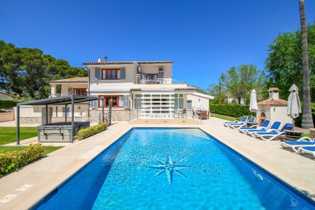 Vista exterior de Casa o xalet en venda en Pollença amb Aire condicionat, Calefacció i Jardí privat