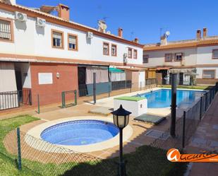 Piscina de Casa adosada en venda en Fuente de Piedra amb Aire condicionat, Terrassa i Traster