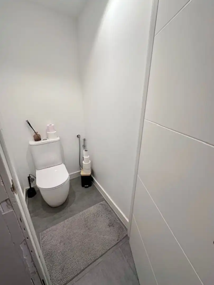 Bany de Pis en venda en Estepona amb Aire condicionat, Terrassa i Piscina