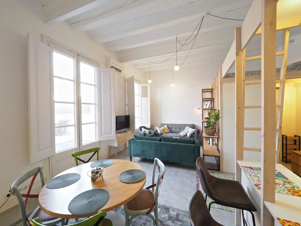 Wohnzimmer von Loft zur Miete in Eixample