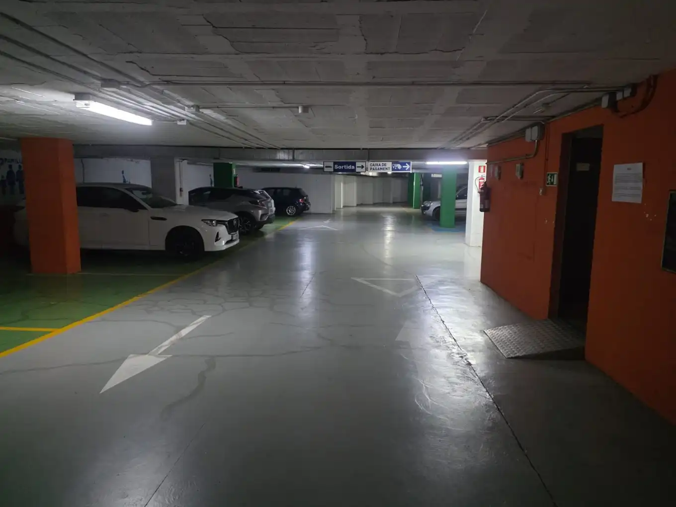 Motorradstellplatz zur Miete in Carrer del Pare Gallissà 2, imagen 4