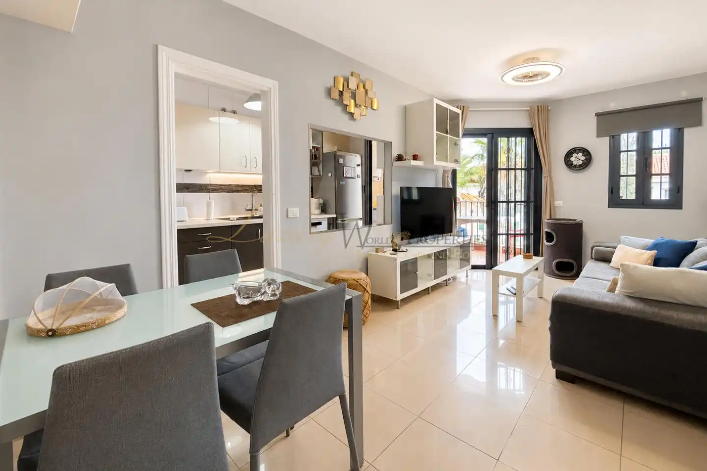 Living room of Flat for sale in Arona  with Terrace, Furnished and Community pool