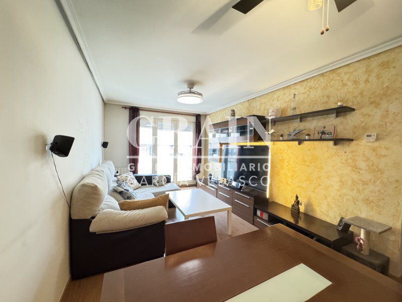 Sala d'estar de Apartament en venda en  Albacete Capital amb Calefacció