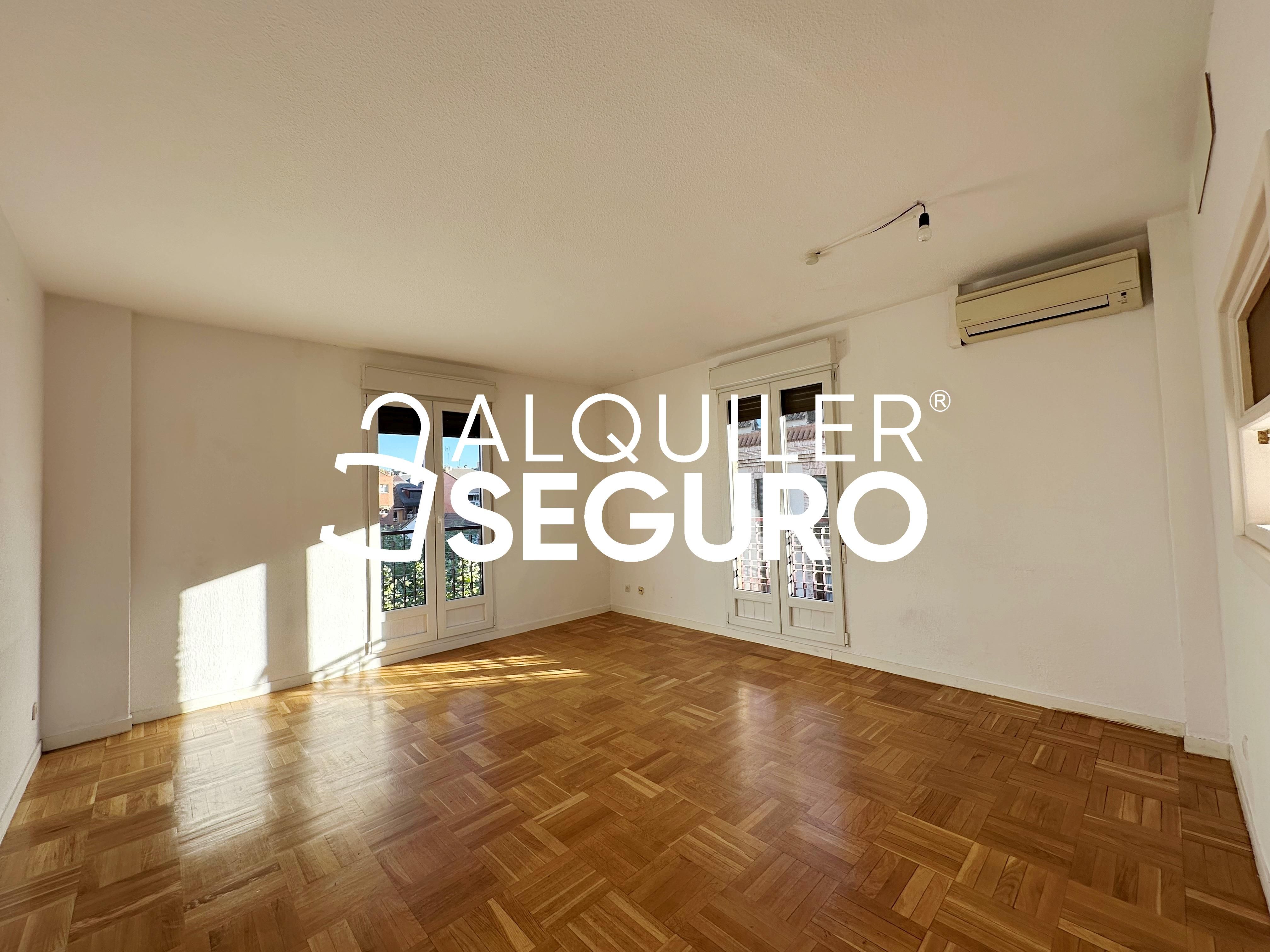Living room of Flat to rent in Las Rozas de Madrid  with Air Conditioner and Heating