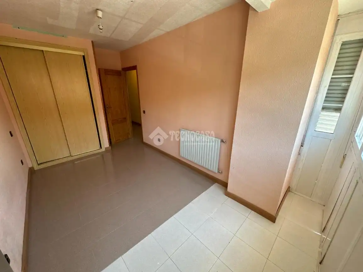 Casa aparellada en venda a Marchamalo, imagen 21