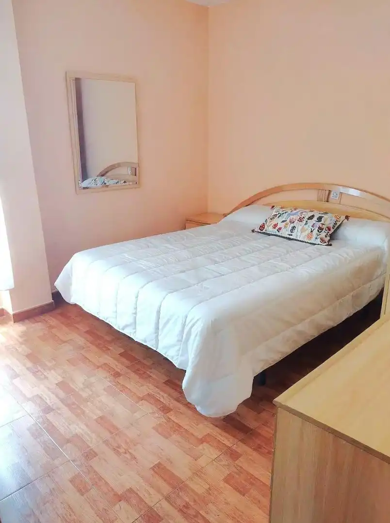 Habitación de Piso de alquiler en Gijón  con Amueblado