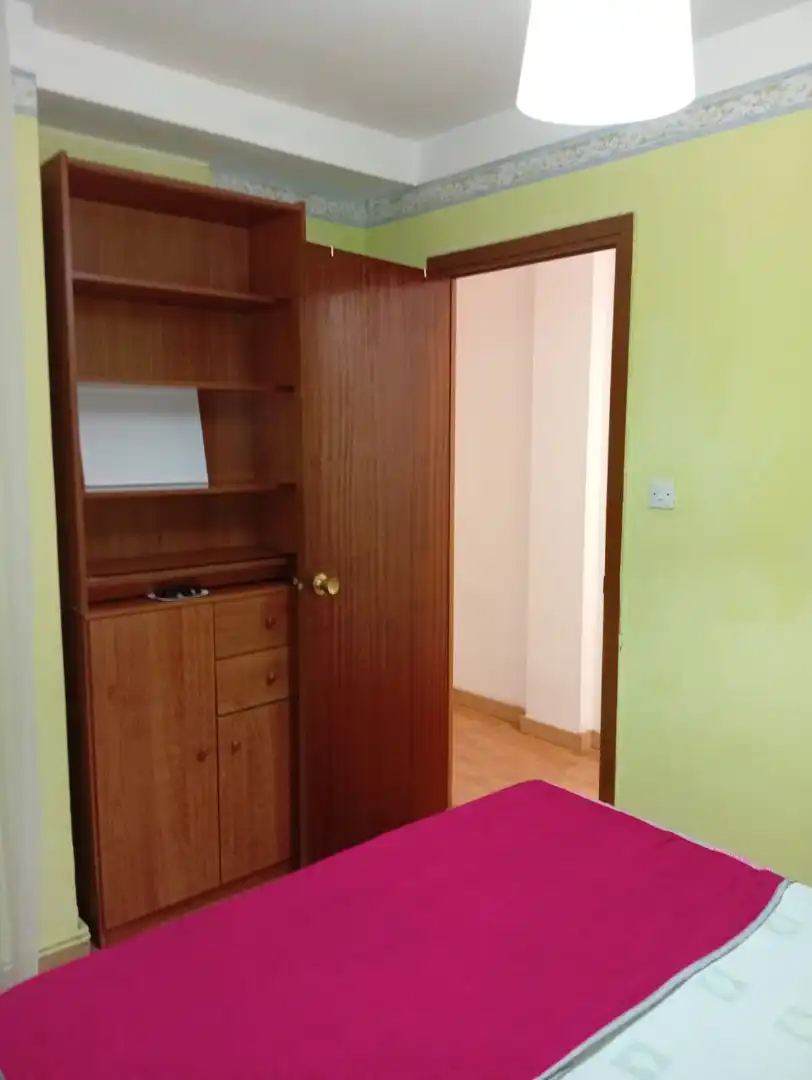 Habitación de Piso en venta en Gijón  con Calefacción, Parquet y Terraza