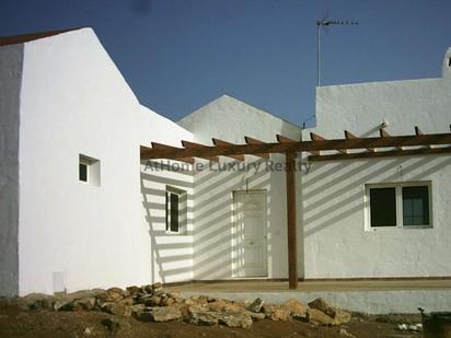Vista exterior de Casa o xalet en venda en Puerto del Rosario amb Terrassa