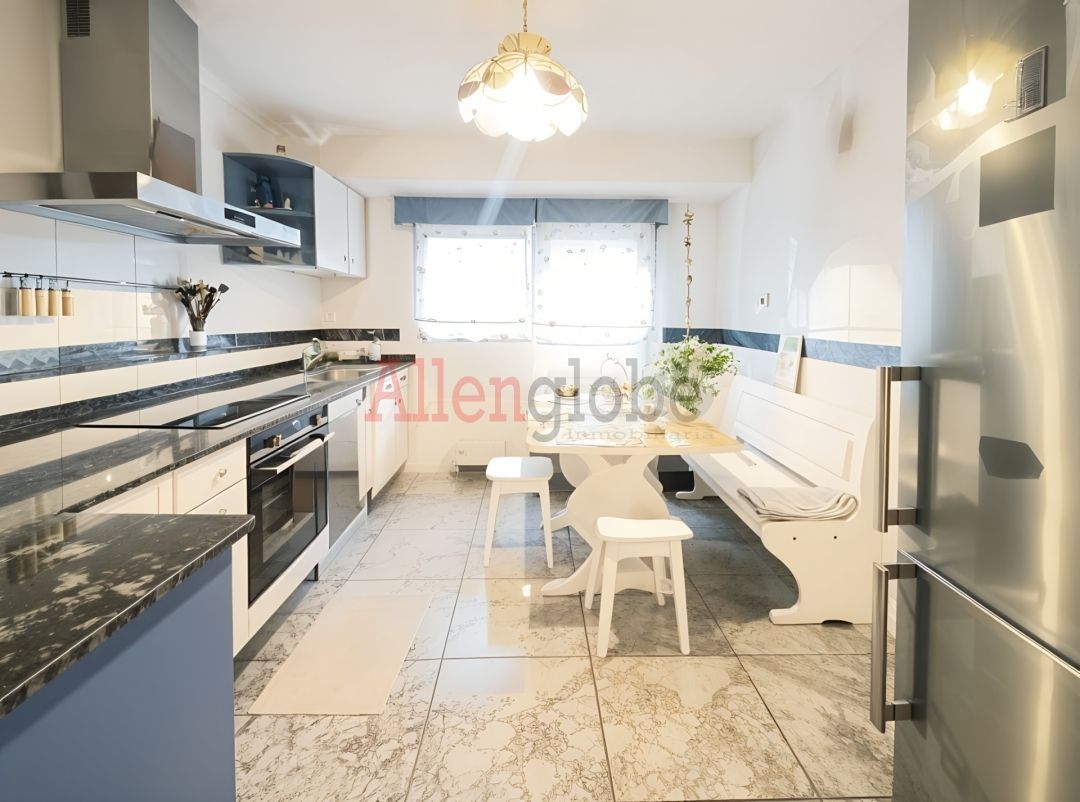 Cuina de Pis en venda en Carreño amb Jardí privat