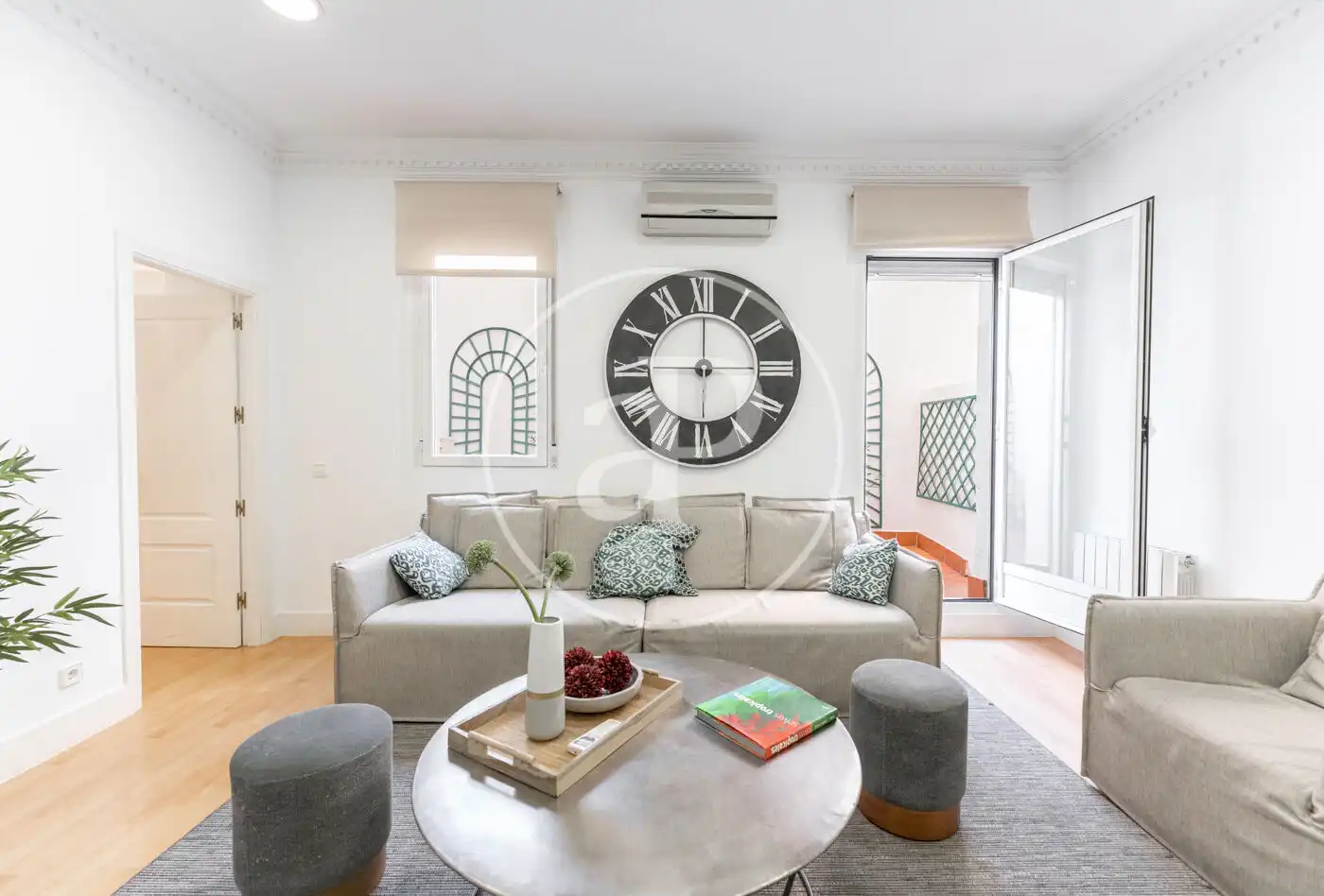 Living room of Flat for rent in Madrid  with Air Conditioner, Heating and Private garden