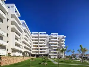 Vista exterior de Àtic en venda en Marbella amb Aire condicionat, Calefacció i Terrassa