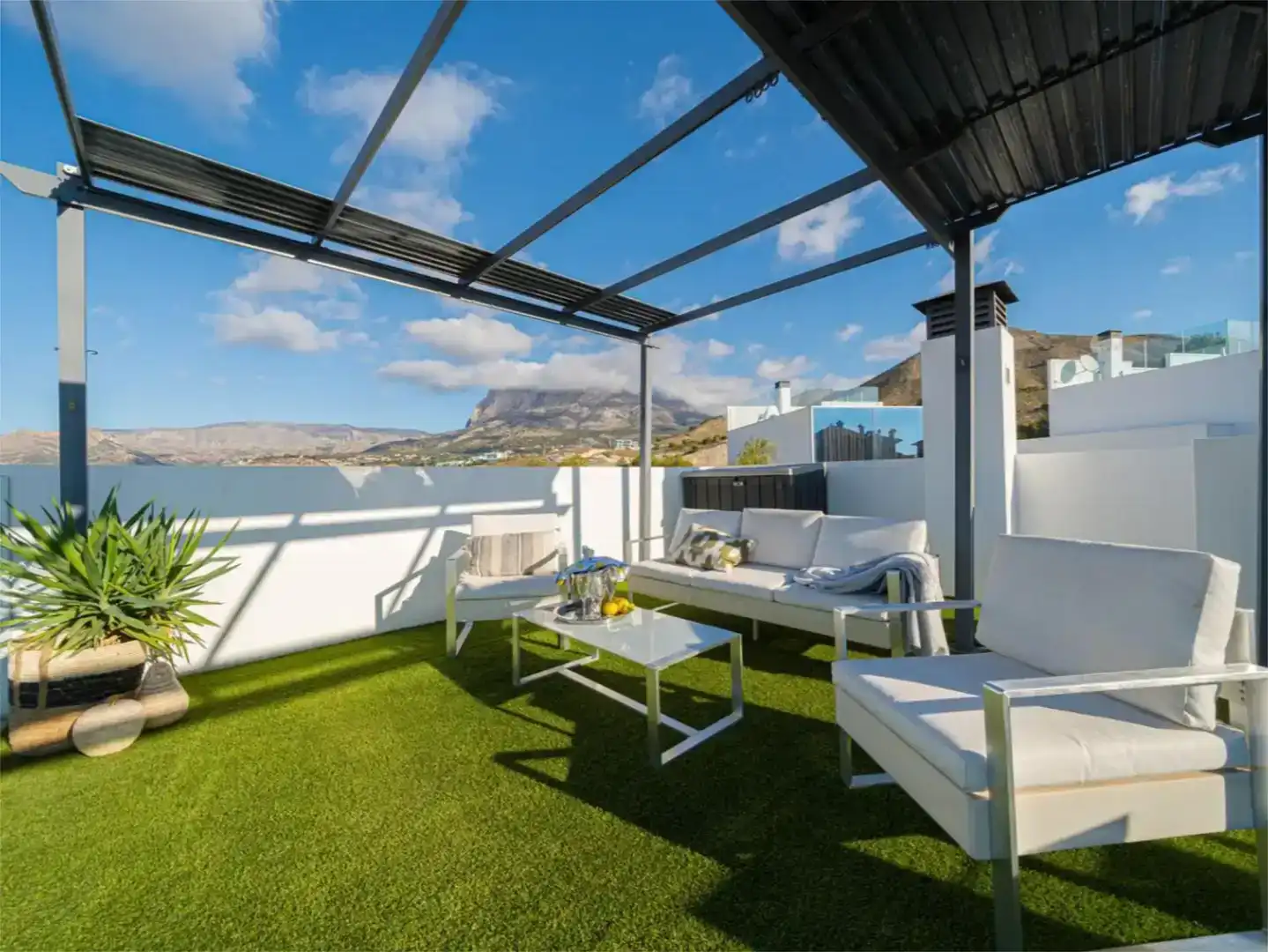 Terrassa de Casa o xalet en venda en Finestrat amb Aire condicionat, Piscina i Balcó