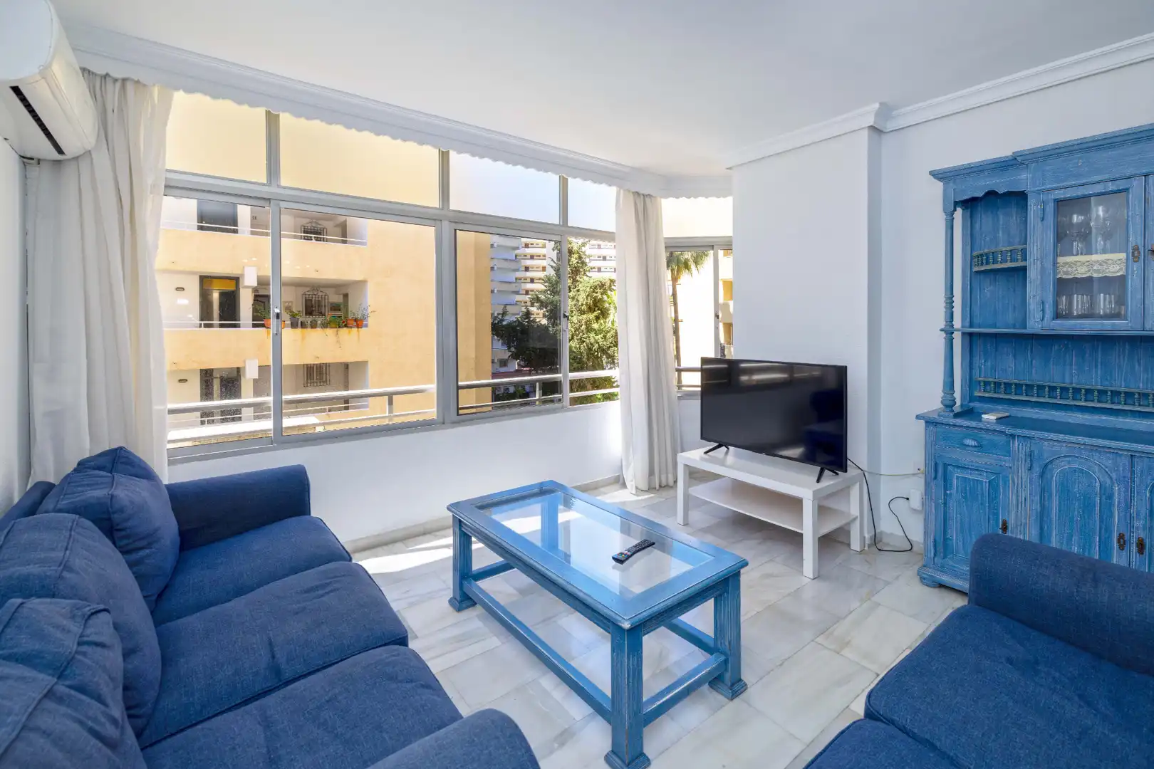 Wohnzimmer von Wohnung zum Verkauf in Marbella mit Klimaanlage und Gemeinschaftspool