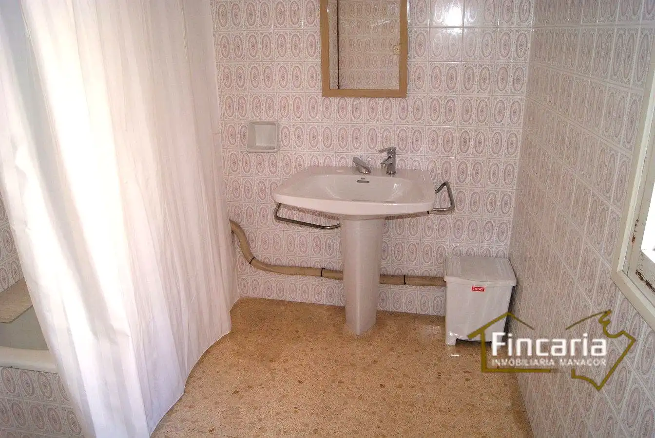 Badezimmer von Büro zur Miete in Manacor