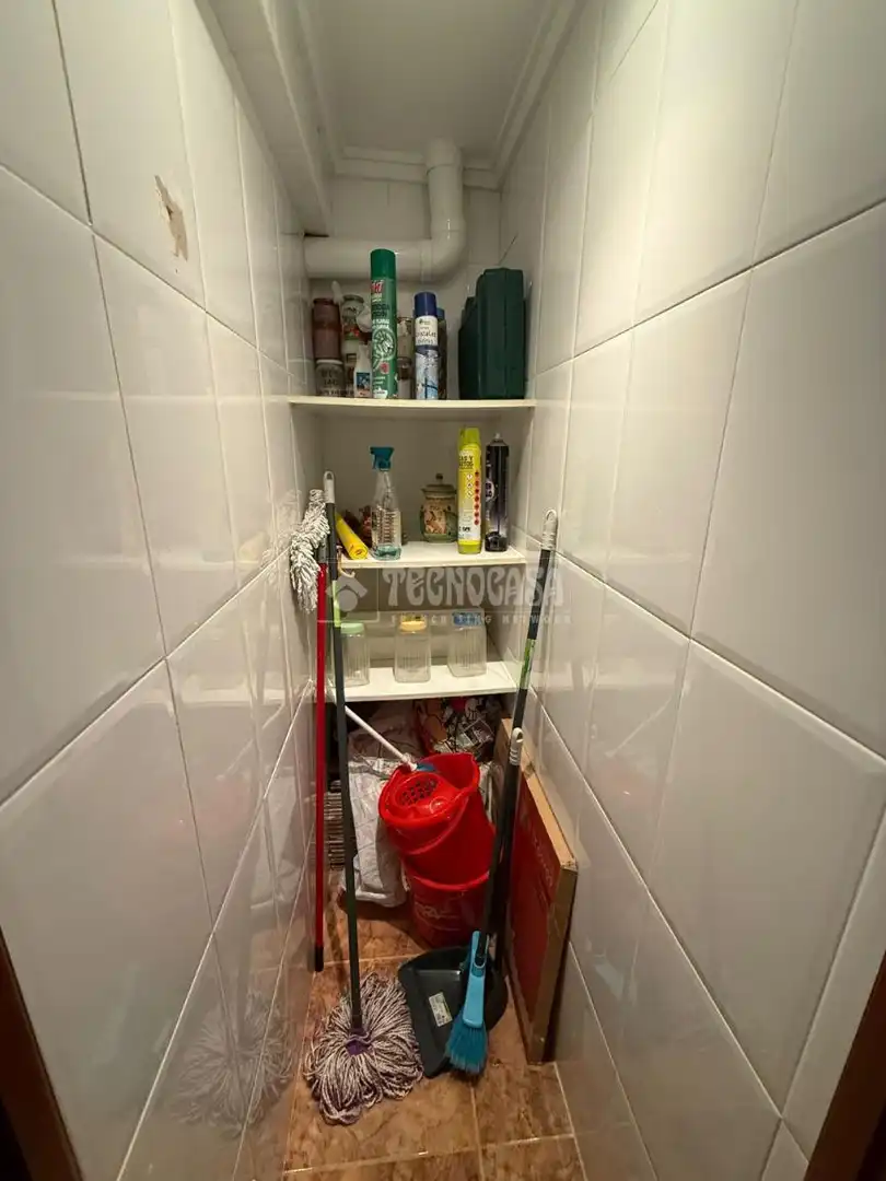 Bathroom of Flat for sale in Valencia  with Air Conditioner