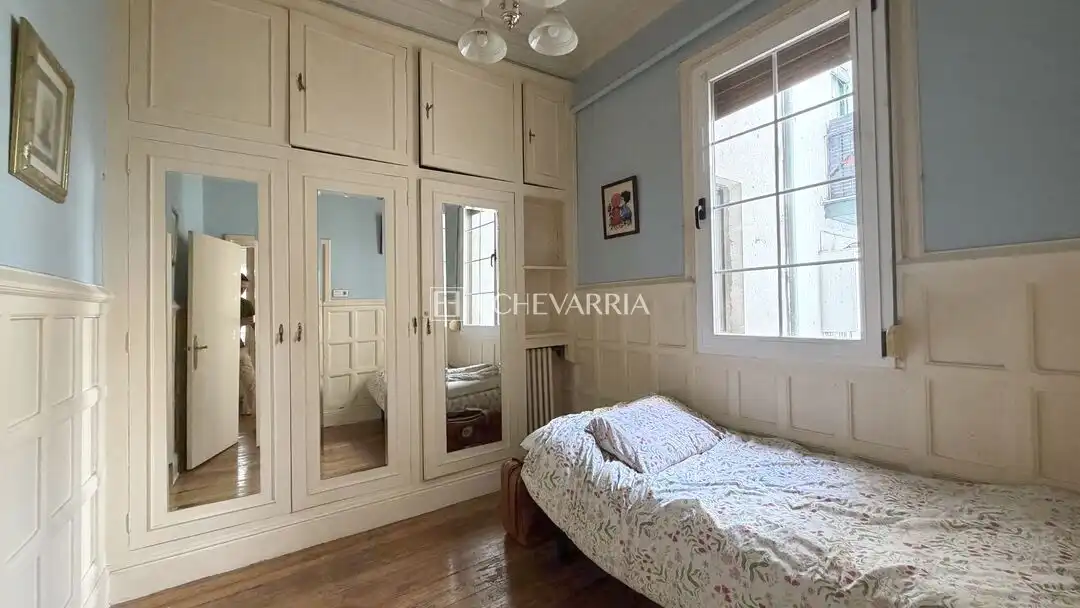 Habitación de Piso en venta en Getxo  con Calefacción, Trastero y Balcón