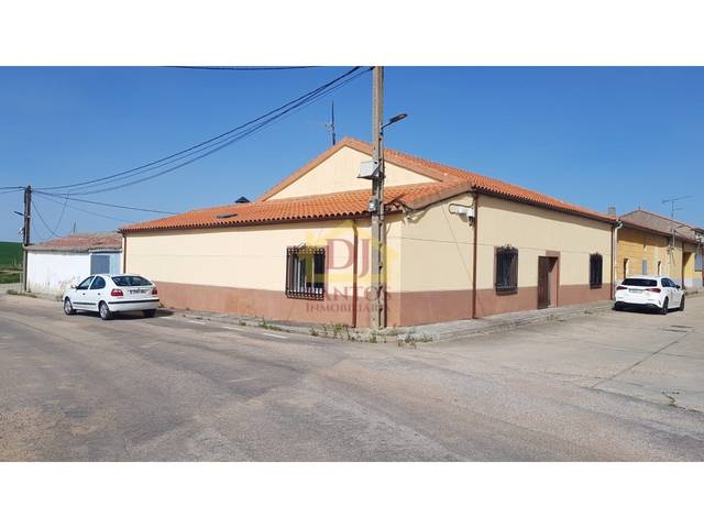 Casa-chalet en Venta en N/A en Valdunciel