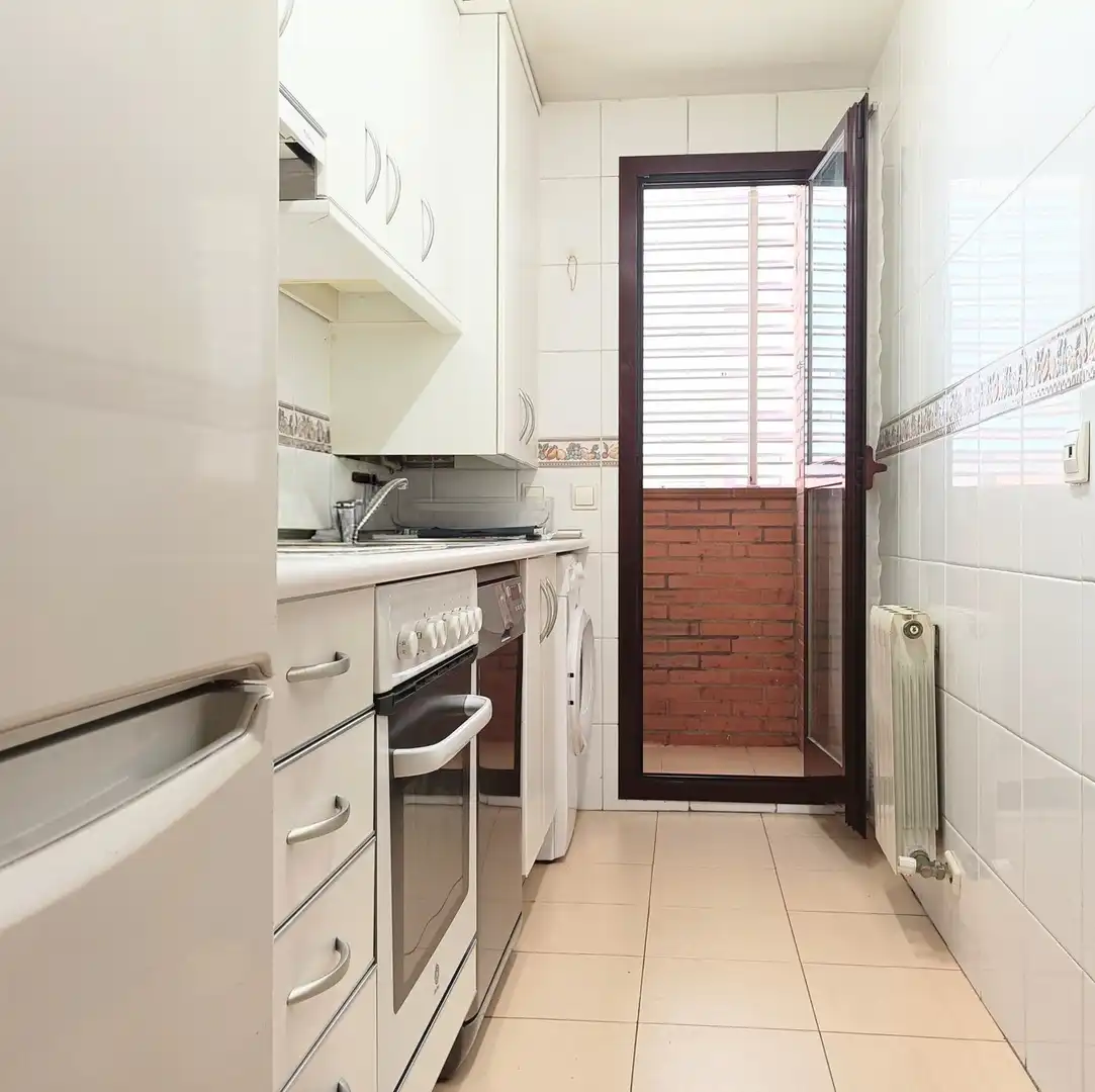 Kitchen of Flat for rent in Madrid  with Heating, Parquet flooring and Storage room